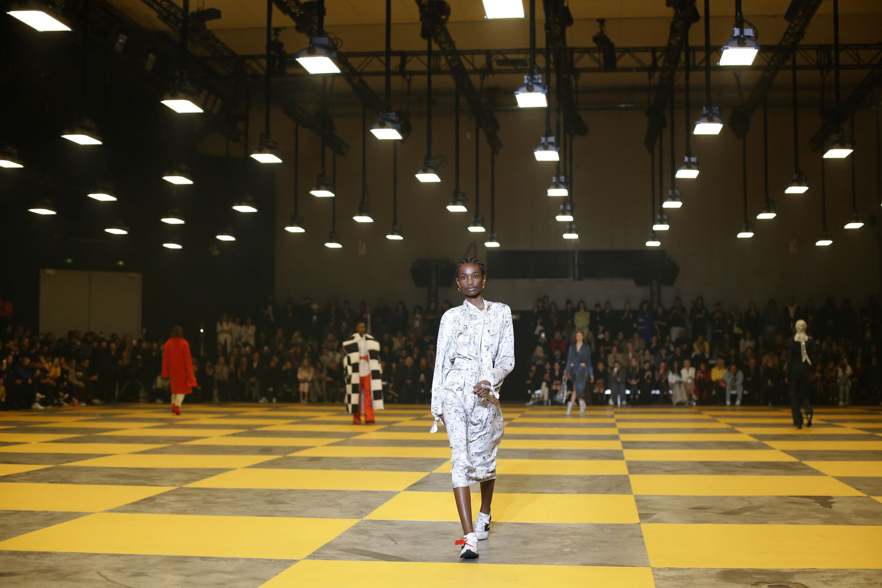 Paris Fashion 2019 F/W Off-White